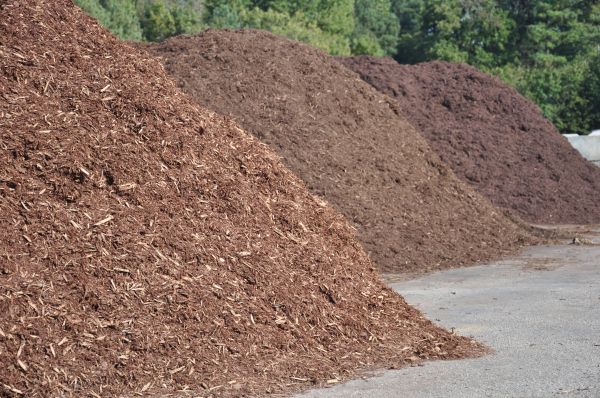 Brown Mulch Delivery in Summerfield